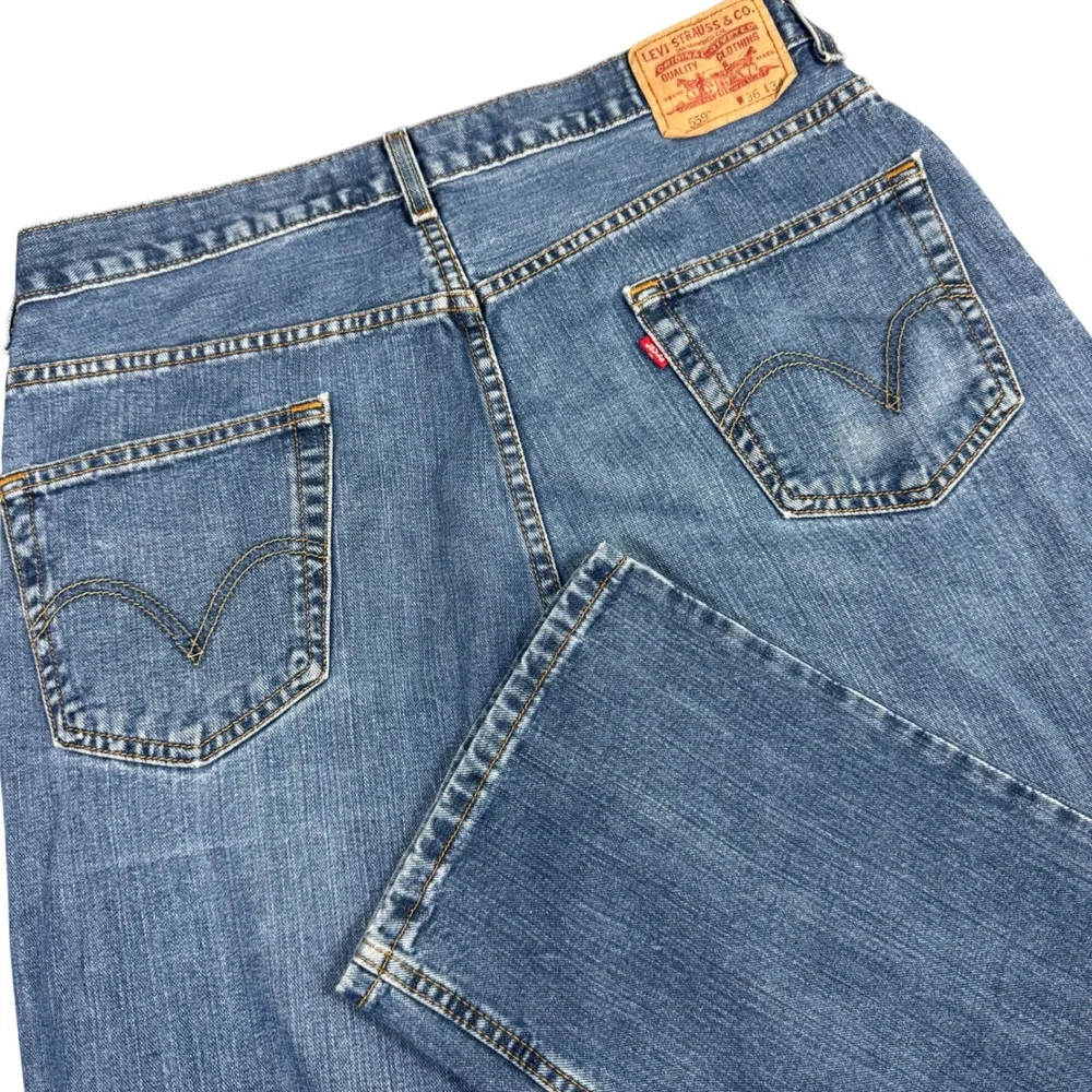 Levi's 559 Relaxed Straight Jeans Mens 36x33 Blue Denim Medium Wash Classic